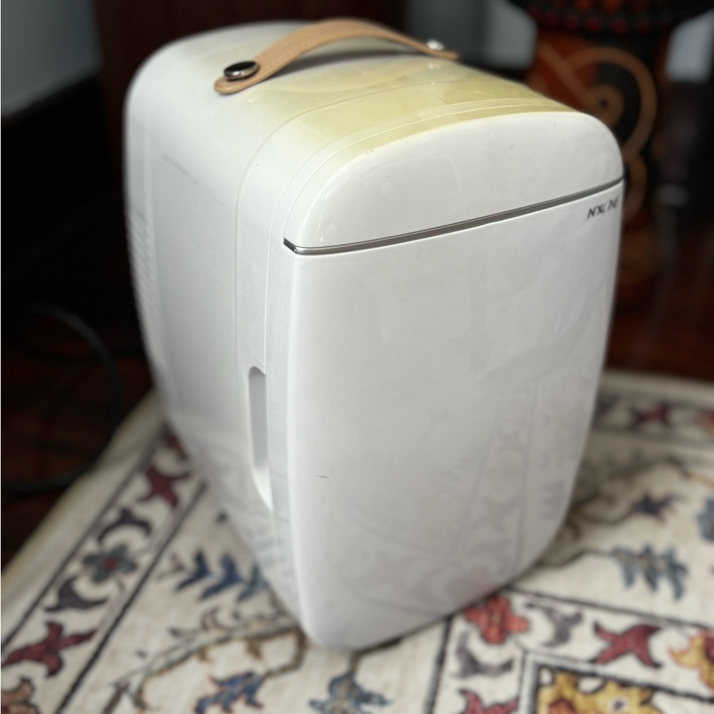 Previously loved Ivory Mini fridge - Picture 3 of 6